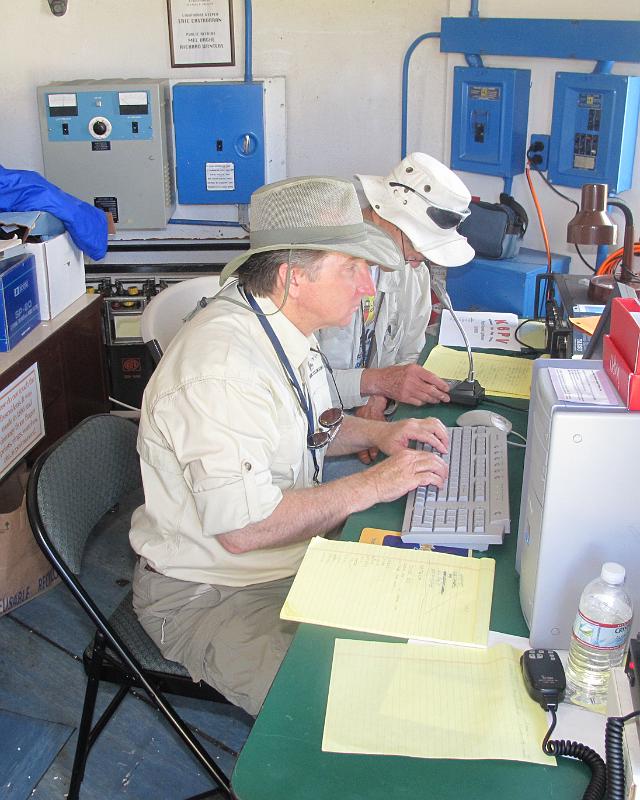 O CQ CQ.JPG - Clay Davis AB9A and Bob Closson W6HIP